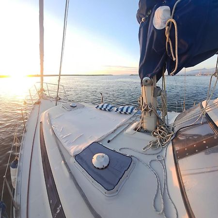 Готель Bed & Boat Brezza Del Mare В'яреджо Екстер'єр фото