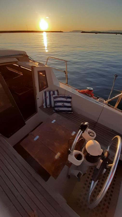 Готель Bed & Boat Brezza Del Mare В'яреджо Екстер'єр фото