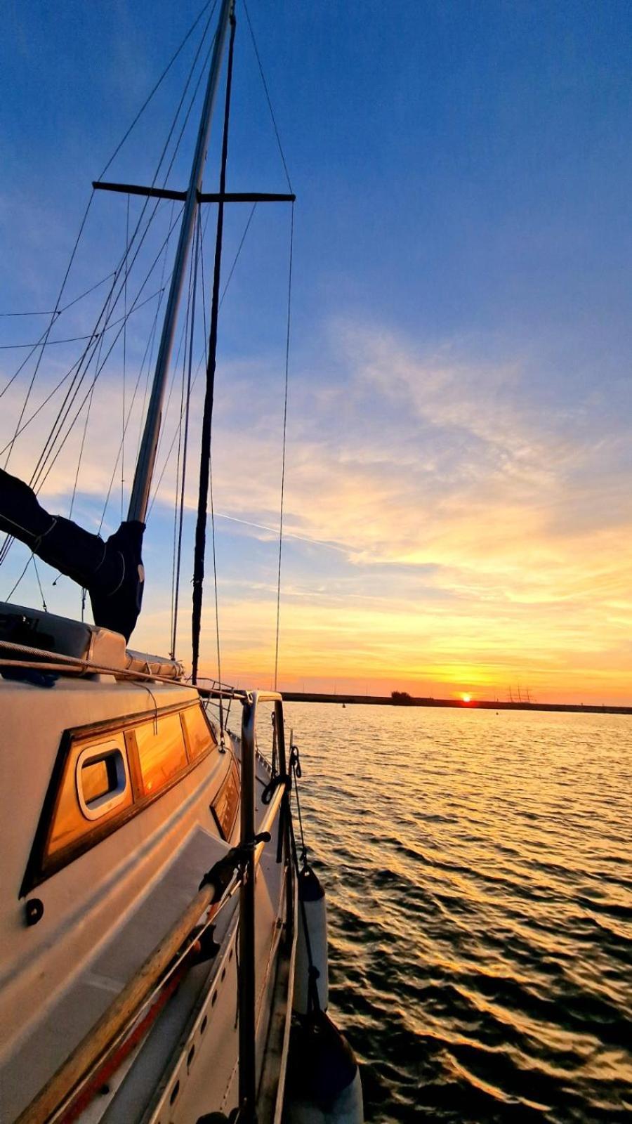 Готель Bed & Boat Brezza Del Mare В'яреджо Екстер'єр фото